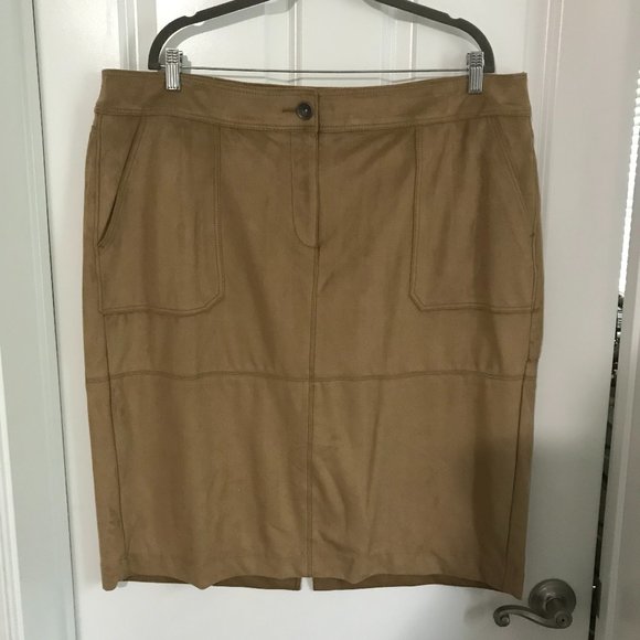 Liz Claiborne Dresses & Skirts - Fashionable tan skirt with pockets Liz Claiborne Woman 20W - Looks like suede!